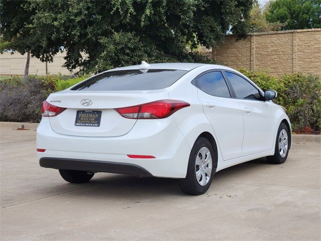 2016 Hyundai Elantra SE