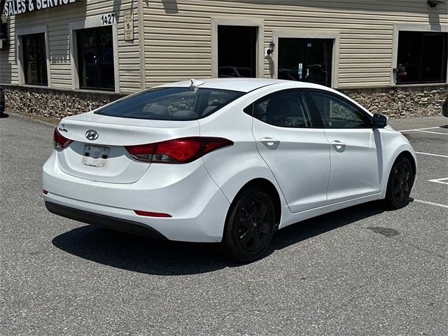 2016 Hyundai Elantra SE