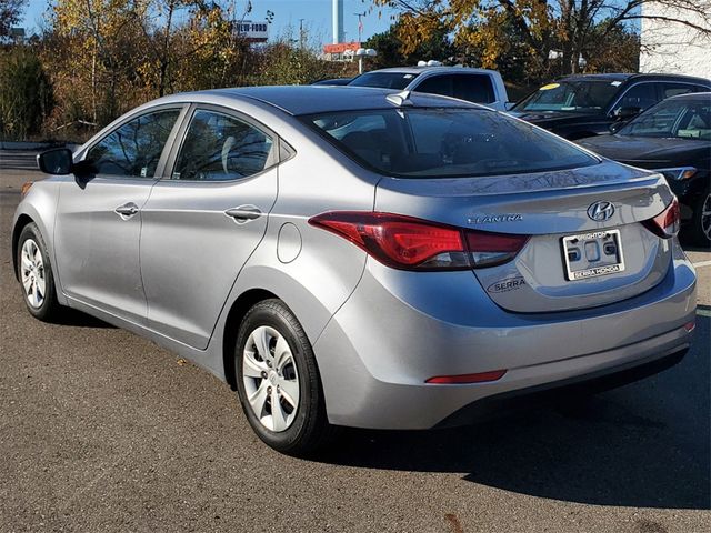 2016 Hyundai Elantra SE