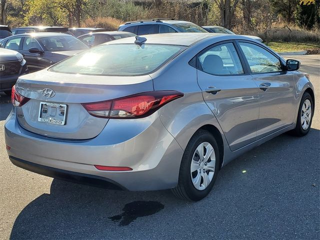 2016 Hyundai Elantra SE