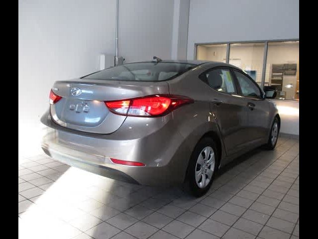 2016 Hyundai Elantra SE