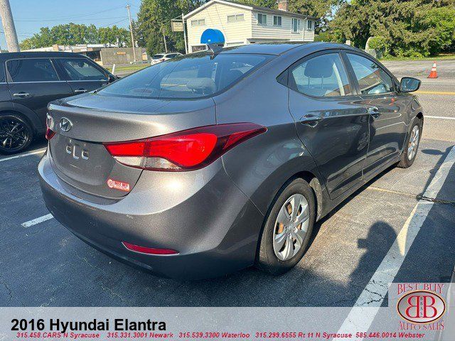 2016 Hyundai Elantra SE