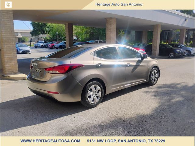 2016 Hyundai Elantra SE