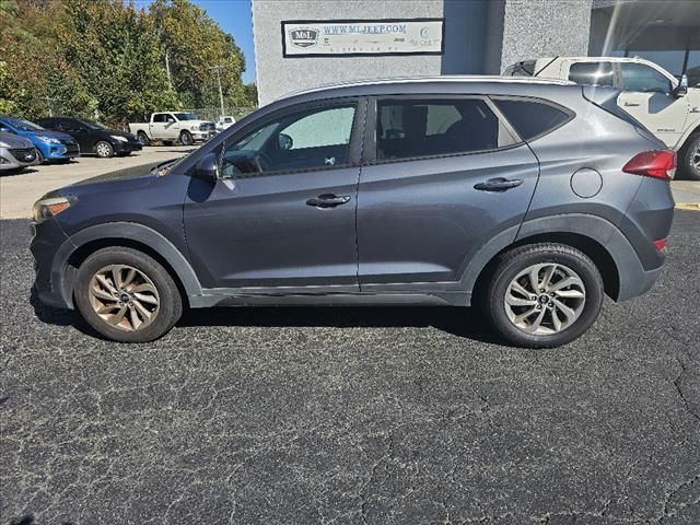 2016 Hyundai Tucson SE