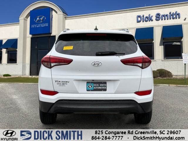 2016 Hyundai Tucson SE