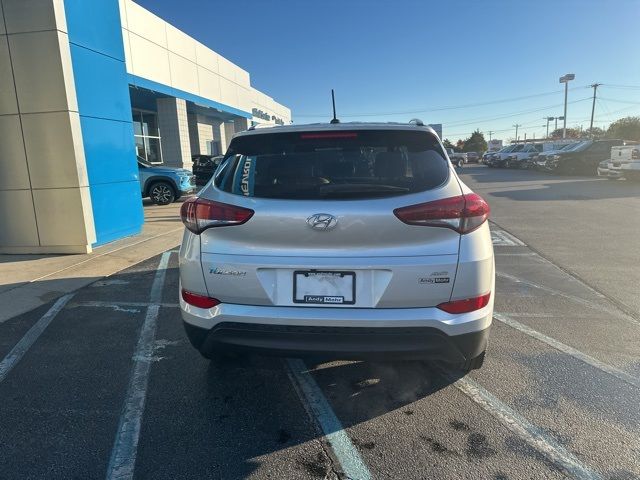 2016 Hyundai Tucson SE