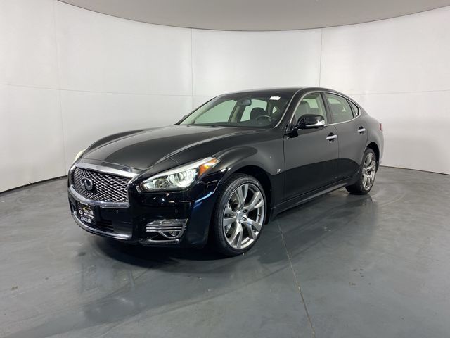 2016 INFINITI Q70 Base