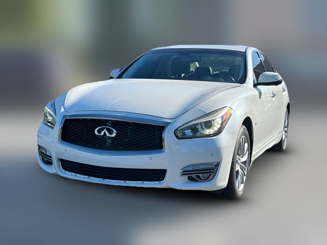 2016 INFINITI Q70 Base