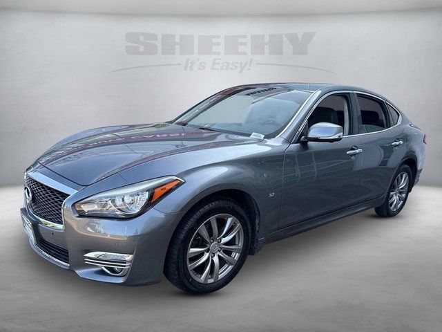 2016 INFINITI Q70 Base