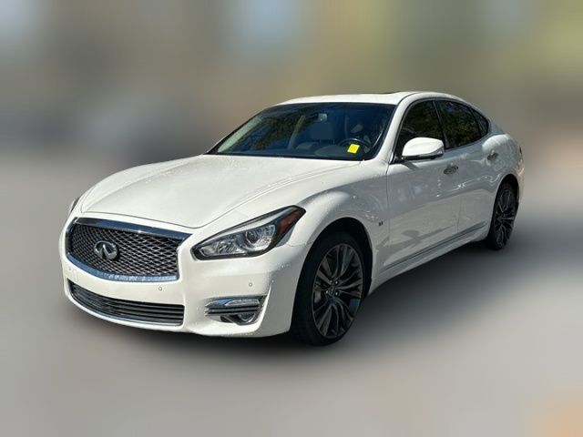 2016 INFINITI Q70 Base