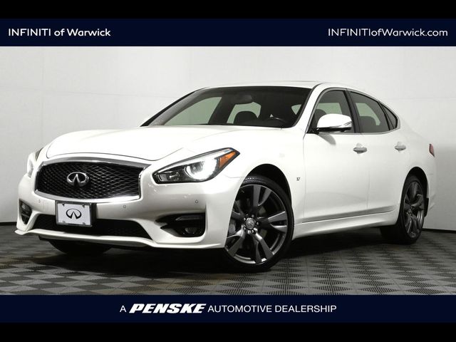 2016 INFINITI Q70 Base