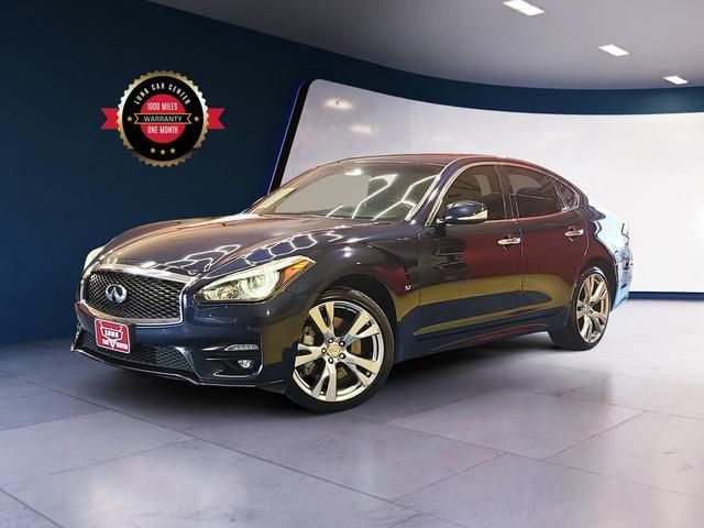 2016 INFINITI Q70 Base