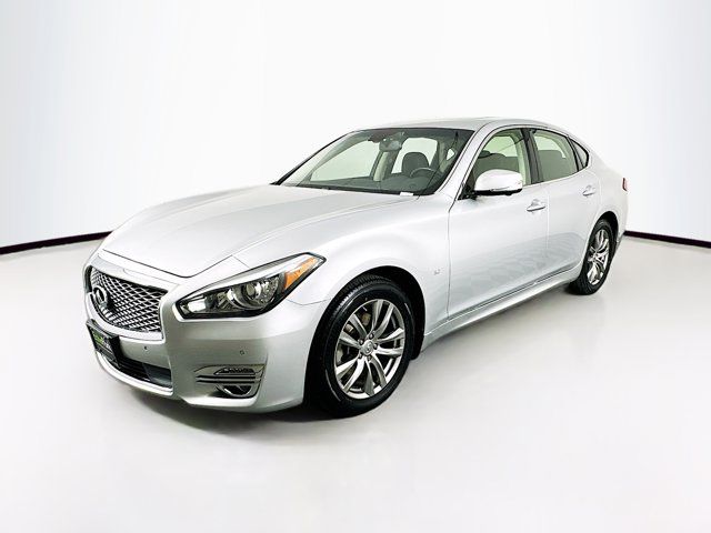 2016 INFINITI Q70 Base