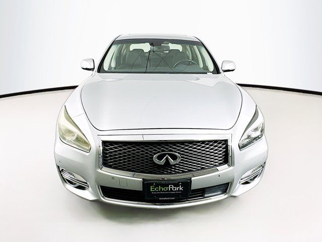 2016 INFINITI Q70 Base