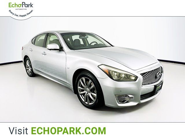 2016 INFINITI Q70 Base