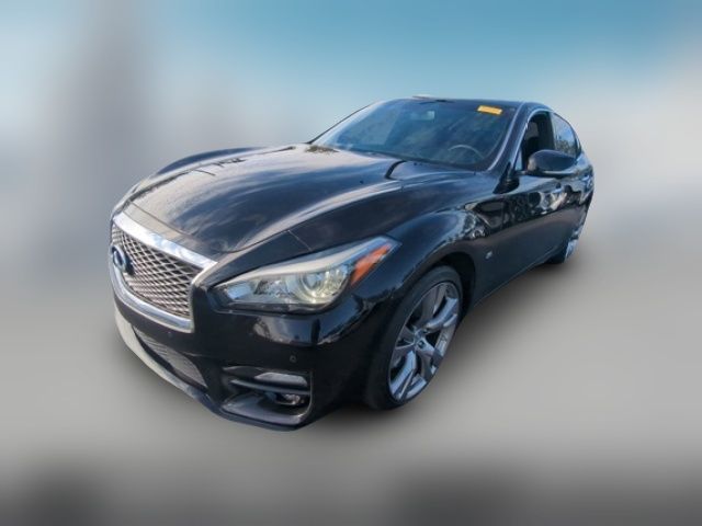 2016 INFINITI Q70 Base