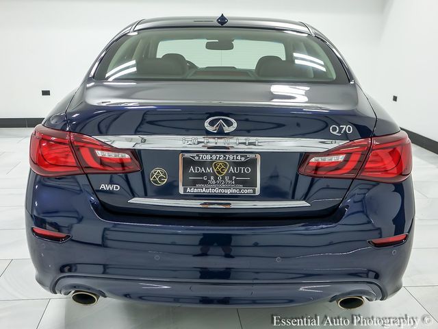 2016 INFINITI Q70 Base