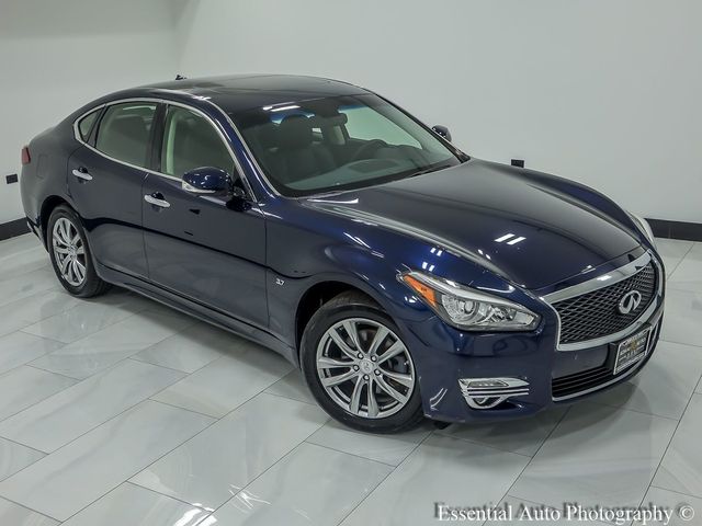 2016 INFINITI Q70 Base