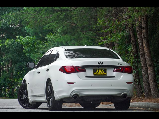 2016 INFINITI Q70 Base