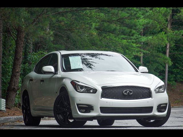 2016 INFINITI Q70 Base