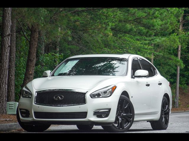 2016 INFINITI Q70 Base