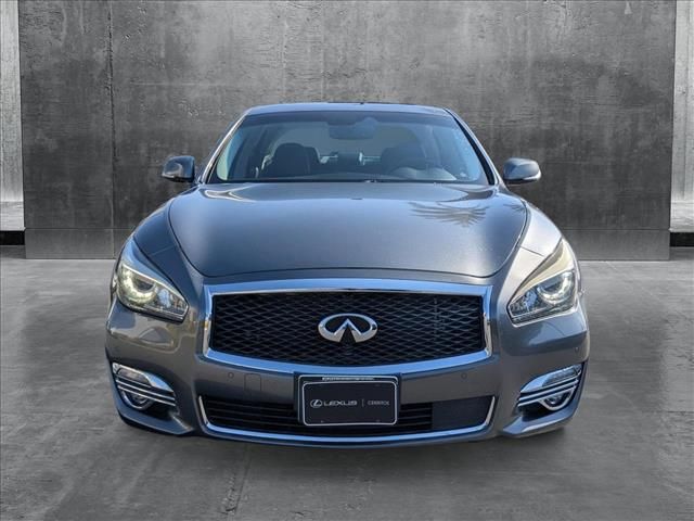 2016 INFINITI Q70 Base