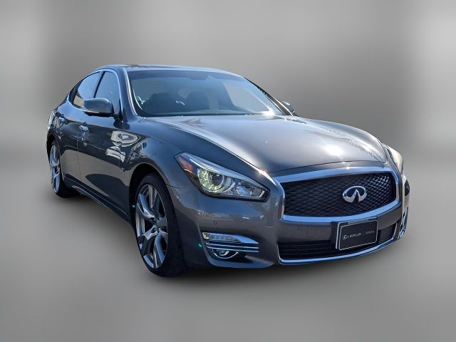 2016 INFINITI Q70 Base