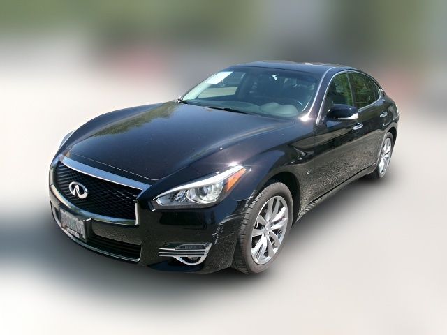2016 INFINITI Q70 Base