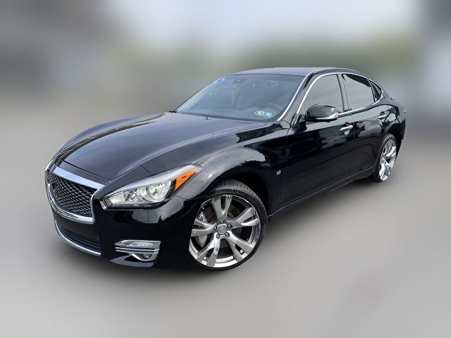 2016 INFINITI Q70 Base