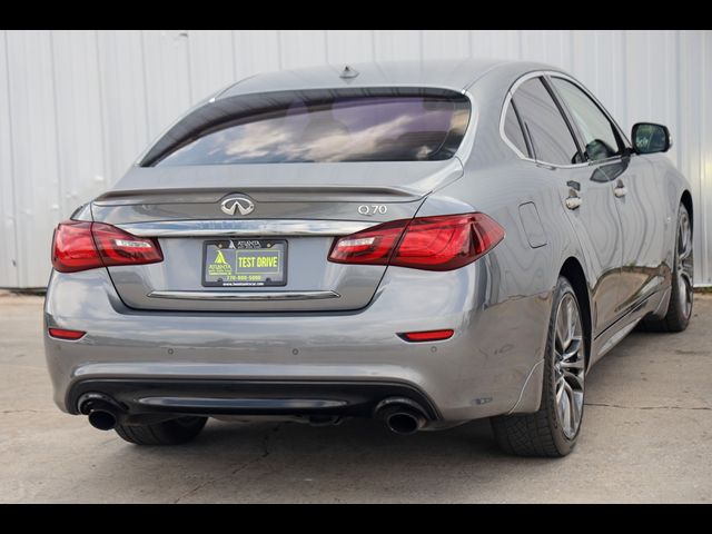 2016 INFINITI Q70 Base