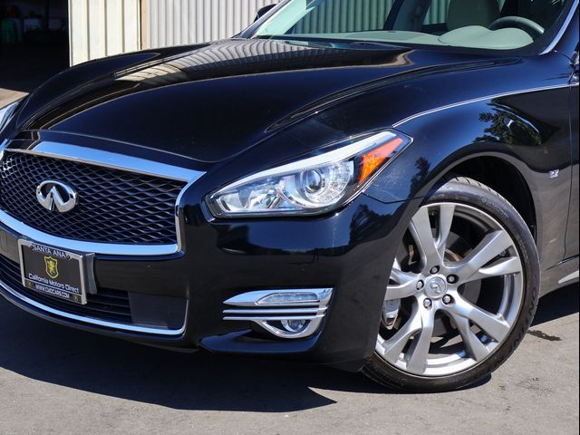 2016 INFINITI Q70L Base