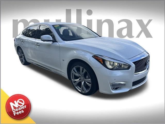 2016 INFINITI Q70L Base