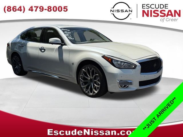 2016 INFINITI Q70L Base