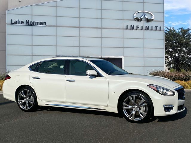 2016 INFINITI Q70L Base