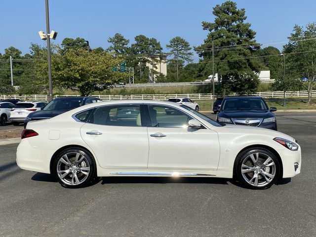 2016 INFINITI Q70L Base