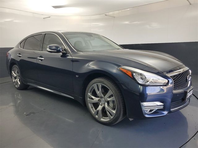 2016 INFINITI Q70L Base