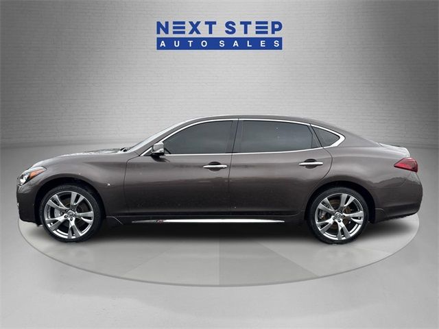 2016 INFINITI Q70L Base