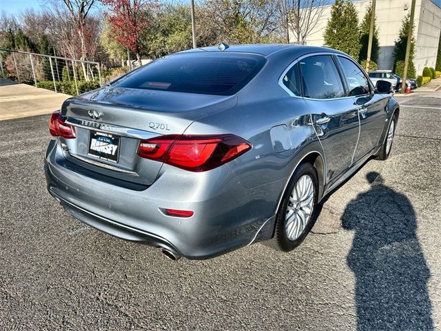 2016 INFINITI Q70L Base