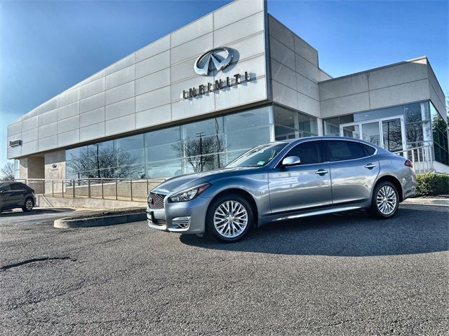 2016 INFINITI Q70L Base