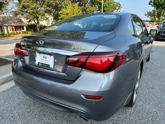 2016 INFINITI Q70L Base