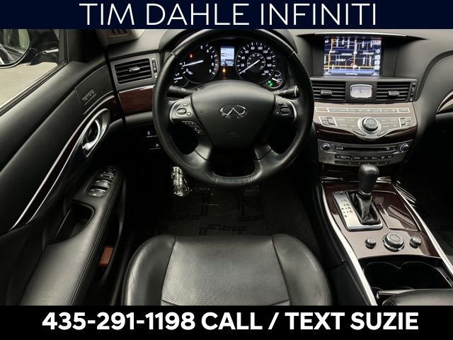 2016 INFINITI Q70L Base