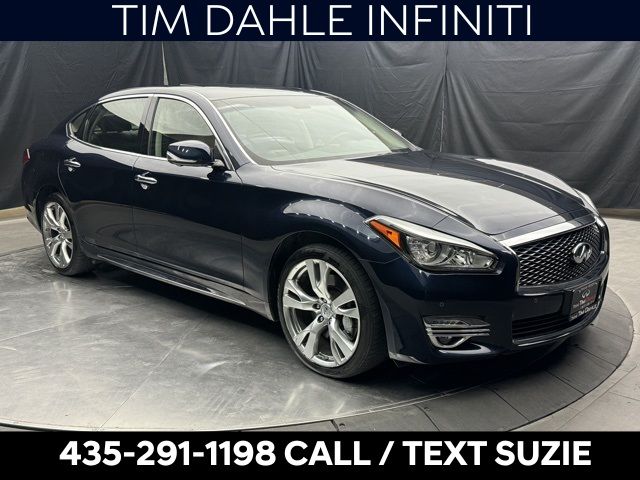 2016 INFINITI Q70L Base