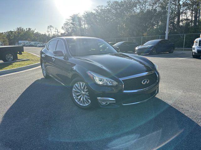 2016 INFINITI Q70L Base