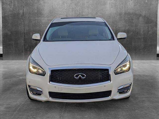 2016 INFINITI Q70L Base