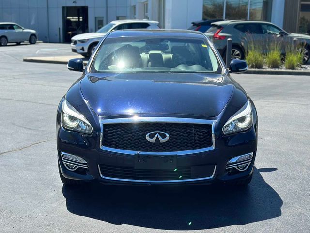 2016 INFINITI Q70L Base