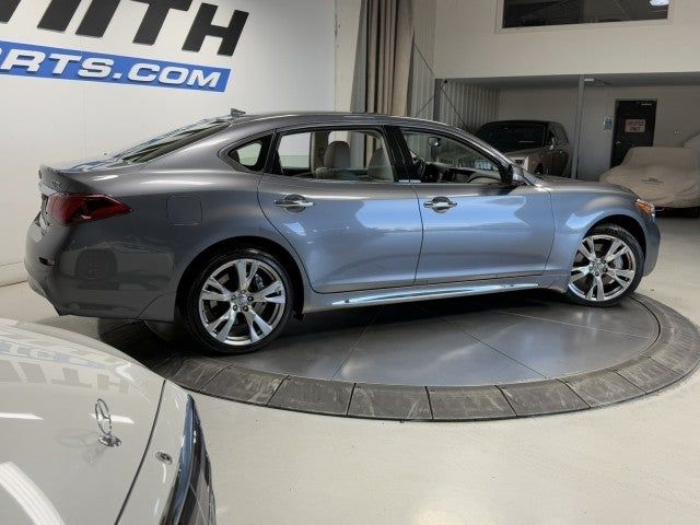 2016 INFINITI Q70L Base