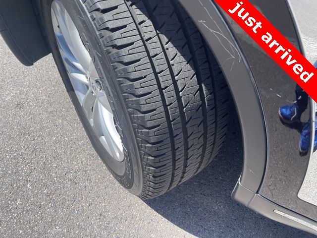 2016 INFINITI QX70 Base
