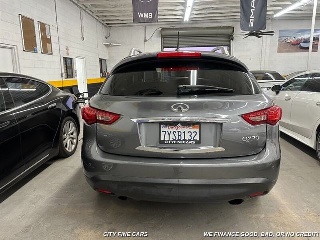 2016 INFINITI QX70 Base