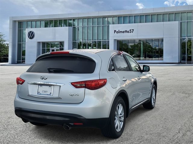 2016 INFINITI QX70 Base