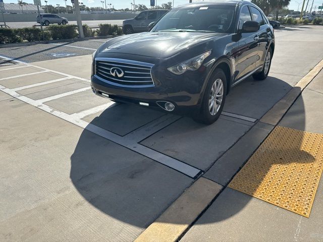 2016 INFINITI QX70 Base